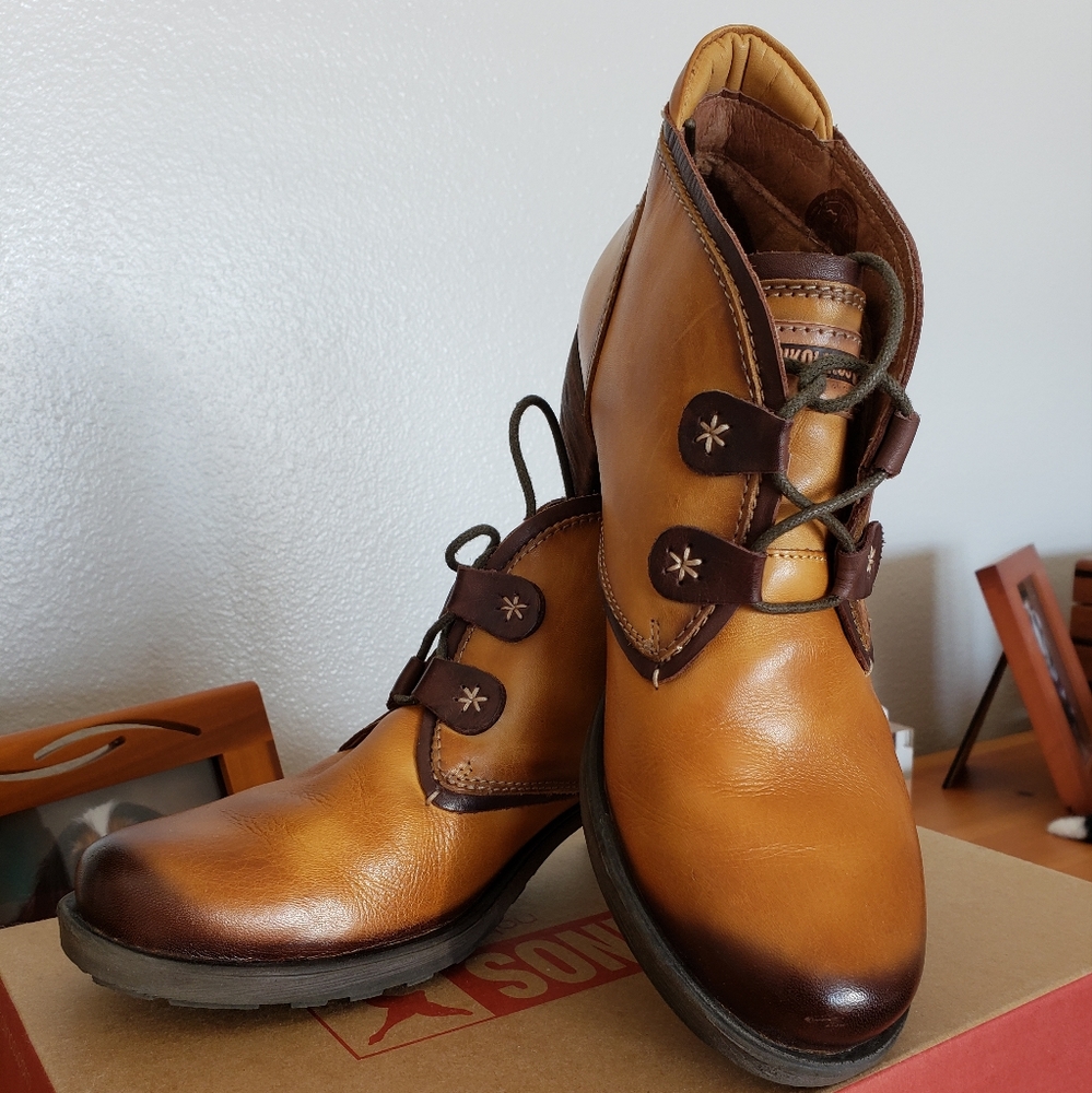 Pikolinos Women's ankle boots. Size 37. Excellent Condition.